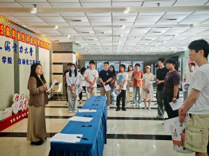 beat365中国唯一官方网站组织新发展党员参观中共一大纪念馆 开展新党员入党宣誓仪式